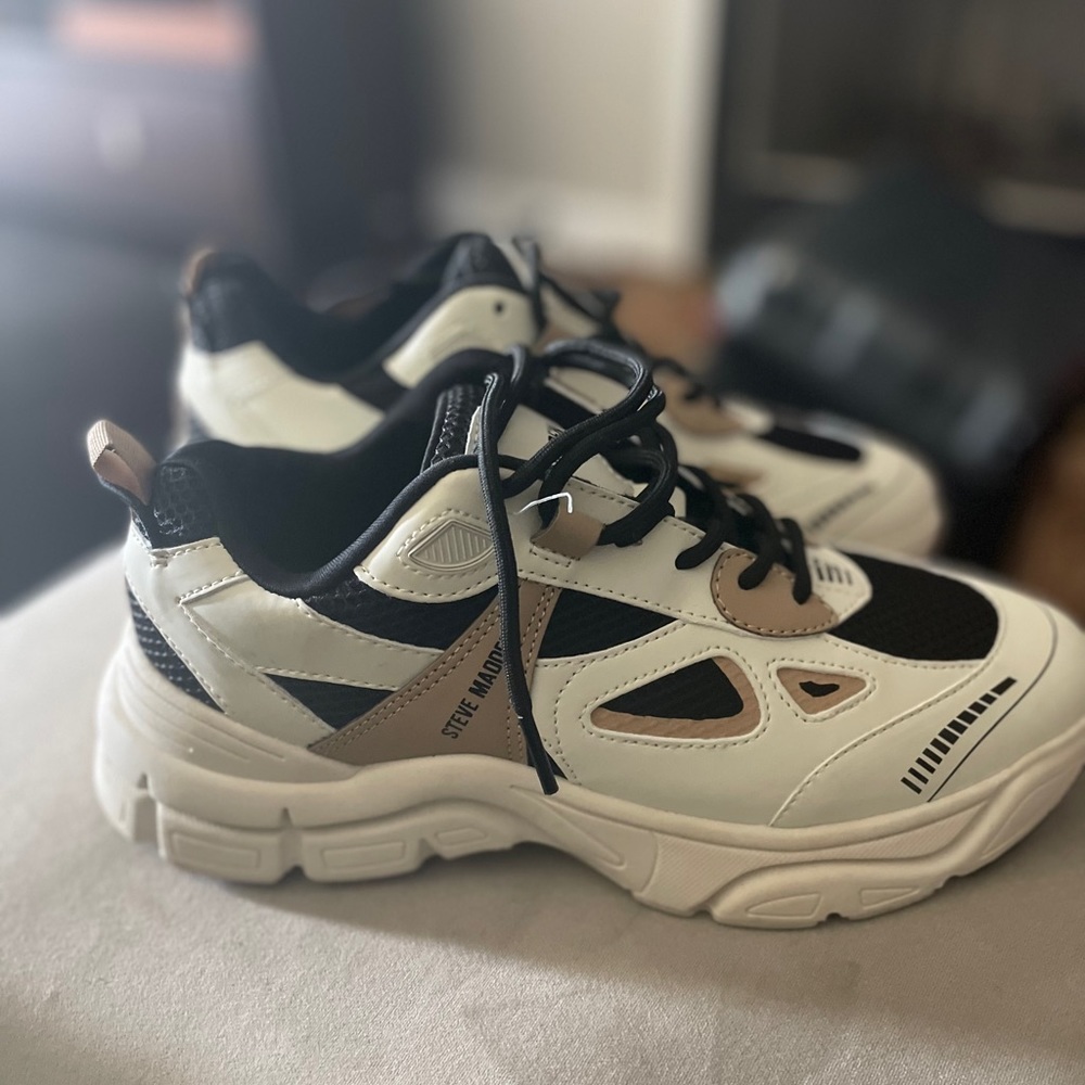 Steve Madden Women's Sneakers Size 9